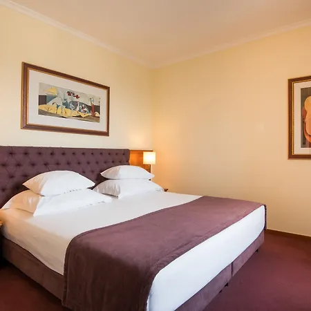 Gale - Centro Hotell 4*